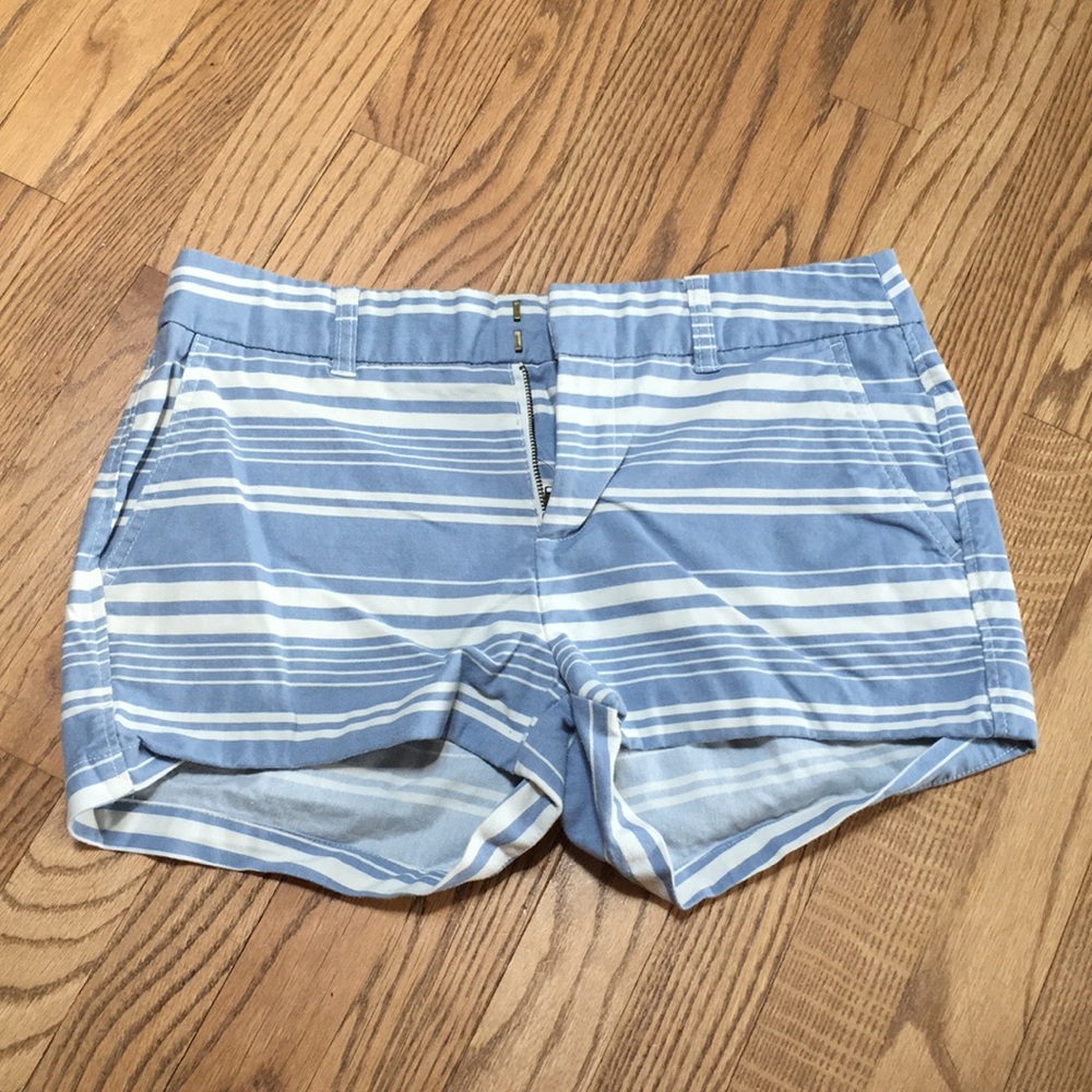 Gap Size 4 City 3 inch Shorts